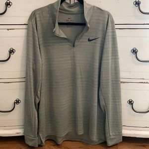 Nike Dri—Fit top
